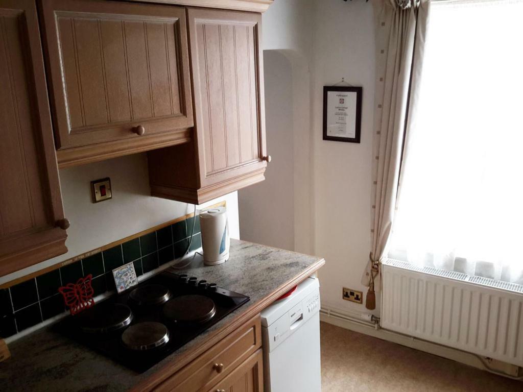 Lupine Cottage ウィットビー エクステリア 写真